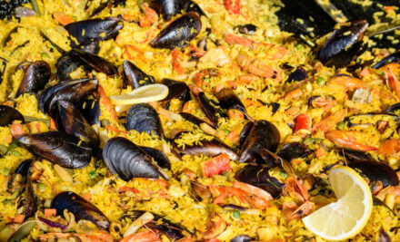 Risotto ai Frutti di Mare con Zafferano e Limone: Un Piatto Ricco e Raffinato